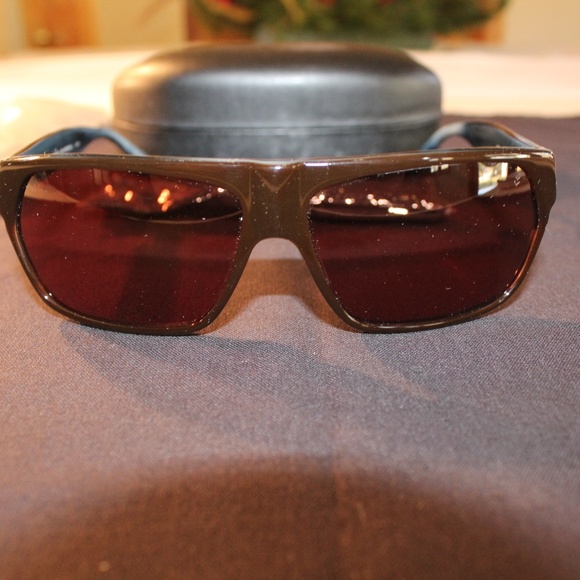 John Varvatos Other - NWT. John Varvatos Mens Sunglasses Brown Horn